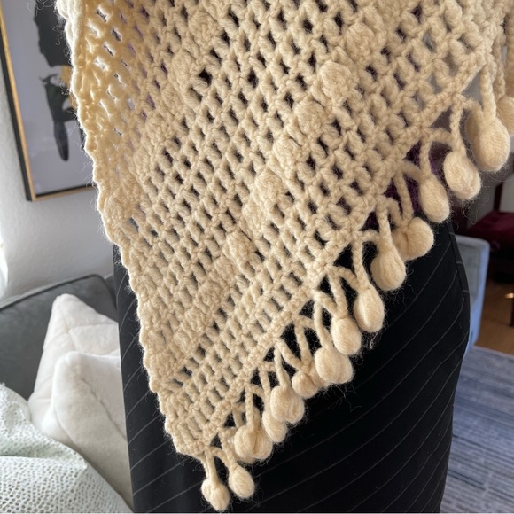 Vintage Handmade Crochet Wrap Scarf Shawl - Picture 10 of 11